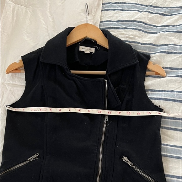 Silence + Noise Black Zip-Up Vest - Picture 7 of 7
